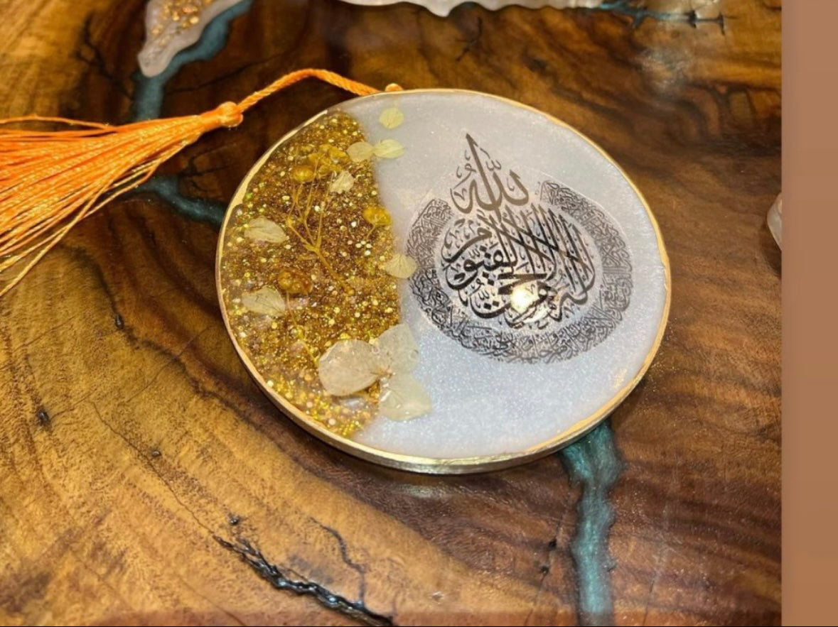 Plain round silicone coaster molds available in different sizes(3.5 ,5 , 7 &12 inches )